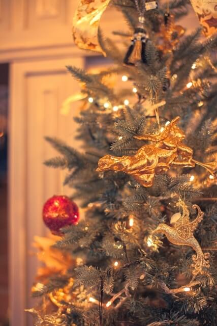 クリスマスツリーの飾り付けに最適な時期はいつからいつまで 美しく時を重ねる